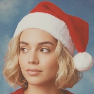 AndreaHuellitas's profile picture. 💙💛 IG: andrea_huellitas