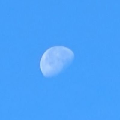 Lullaby2021's profile picture. 好きなのは、空。花　木。大きな／小さな発見。笑って話をすること、歌うこと、音楽。海、山、風や月や星。陽射し。宇宙。平和。興味。好奇心。ユーモア。ナレーション。
#顆粒状角膜変性症　
#PTK　#cornealdystrophy