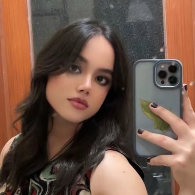 mvidanaa's profile picture. tortured poet all the time. showgirl, occasionally