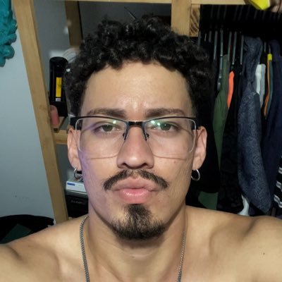 uailukaim's profile picture. um jovem rapaz afim de realizar sonhos. dançarino, apreciador de arte, twiteiro, compositor e escritor.