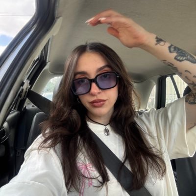 mxnzexx's profile picture. sempre cansada. coritibaholic.