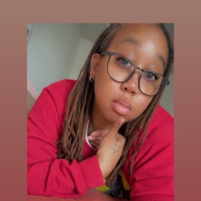 LocdQueen06's profile picture. Muva 👩🏽‍🦱👦🏽 ✨ 💛 all things Sunflowers 🌻 ✨Loc gang ✊🏽