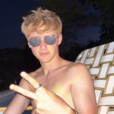 nicoacutain's profile picture. Romantico y crack. (tengo a la mejor novia del mundo)