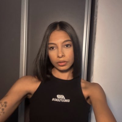 daayamiranda's profile picture. hot girls are dancing.