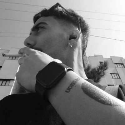 lilyosiii's profile picture. I'm losing it