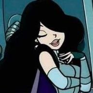 thavynery's profile picture. :)