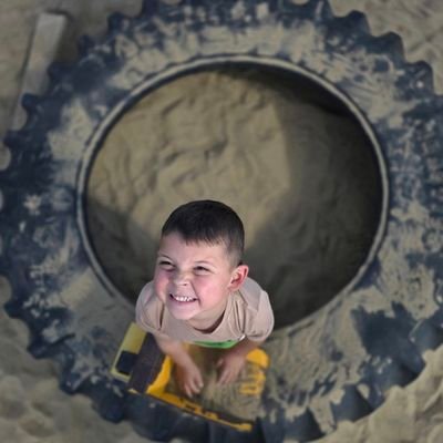 Downreadysethut's profile picture. Father. Husband. Football Coach.