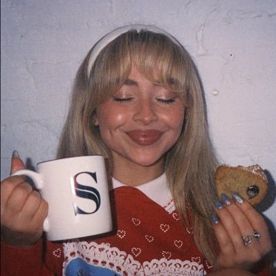 luvmarichie's profile picture. fórmula 1 e livros (só um pouco).