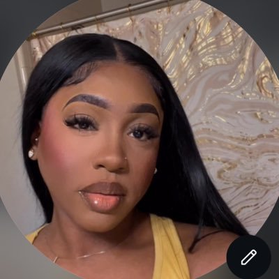 MeahRozay's profile picture. scorpio grl.