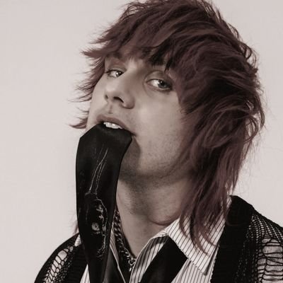 takemymidnights's profile picture. 23 | she/her | missing 5sos, taylor and sabrina in argentina it doesn't matter when you read this