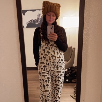 SydBean__'s profile picture. 32 - a tough act to follow. you know, a free spirit with a wild heart.