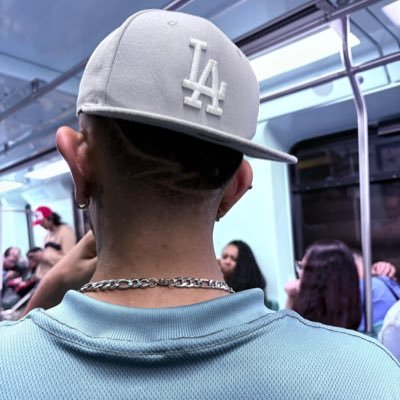 PyhRocada_'s profile picture. para de me perseguir demônio.