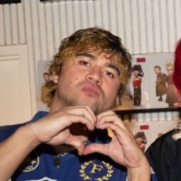 takewhatlouwant's profile picture. ❤︎︎ ¹⁶♬卌 - @killedbydesire …I don’t feel myself when you’re not around ⚡︎ ☤ ❤︎︎