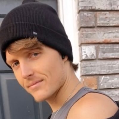 MoonManBryant's profile picture. Grounded with my head in the clouds :) UT, Houston Sports, Arsenal, F1 Ferrari, Nature Lover, Art, Writing, Music and Science . #AllFire #HTownMade