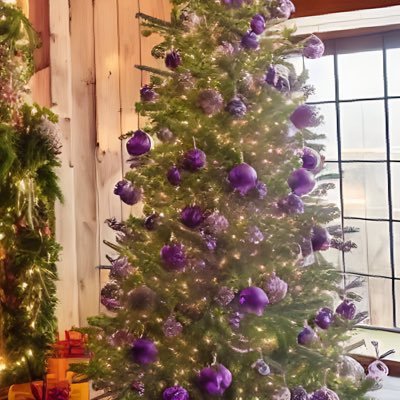 CarmenSand1627's profile picture. 