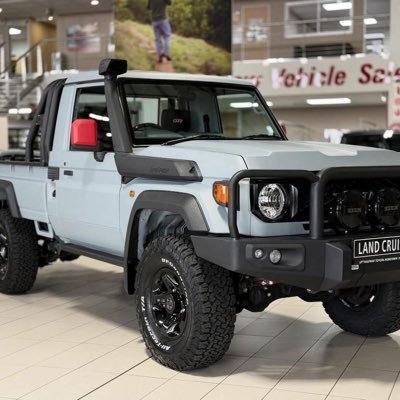 honourableMland's profile picture. Bite more than you can chew and chew like you’re crazy