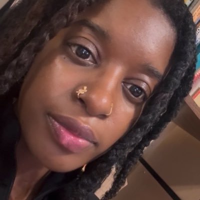 EmpressMoret's profile picture. 