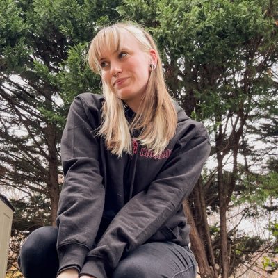 shannoodleg's profile picture. friendly neighborhood concert photographer 📸