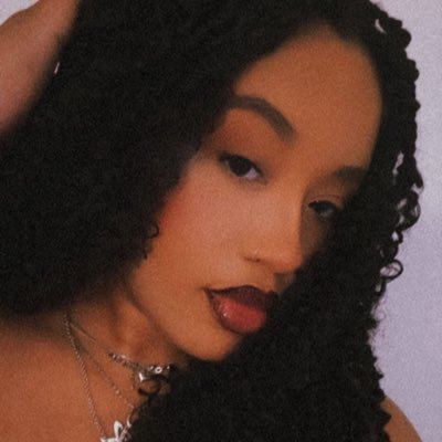 saeeleah's profile picture. 𝐦𝐲 𝐰𝐨𝐫𝐥𝐝