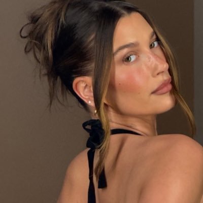 dianecomentta's profile picture. Não prometo coerência