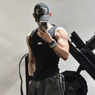 jedz1to's profile picture. dni minor/random🔞
spread love