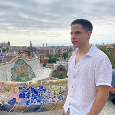 csabareplybot's profile picture. pulling traffic straight from the replies
learned the trick from @csabareply