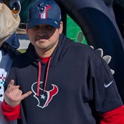 HtownGuy32's profile picture. #HtownMade 🏈#Astros ⚾ #Rockets 🚀🏀 #Allfire #HtownCoogs 🏈🏀
H-Town Native born and raised🤘🏽