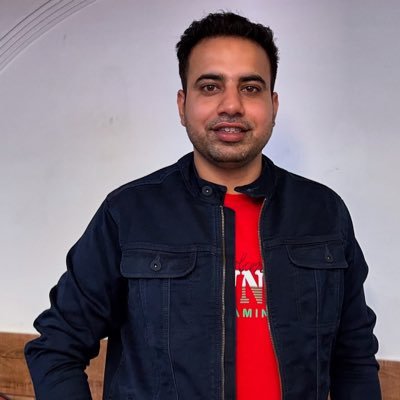 yashmalik_27's profile picture. 