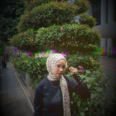 _realistis's profile picture. وَكَفَىٰ بِٱللَّهِ شَهِيدًا