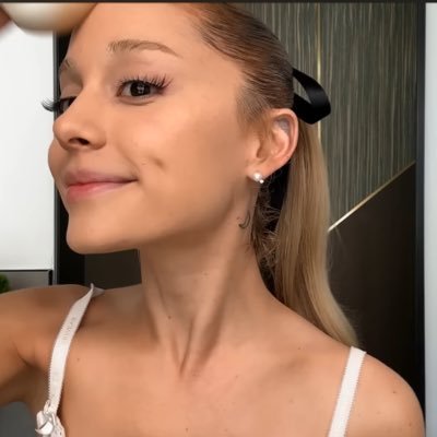 swvvtner's profile picture. "please continue onward because i promise there are brighter days ahead," - ariana 🫧. he/him🤍🇲🇽