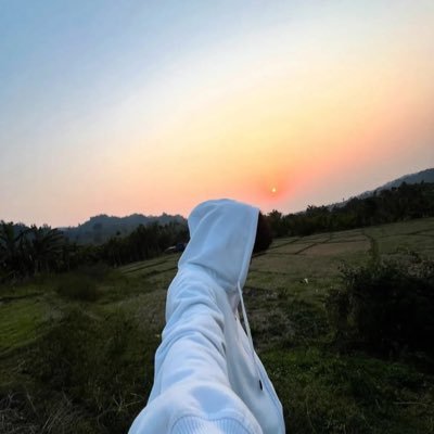 aniketnaik123's profile picture. Chill with me😎 (Die hard UTD)