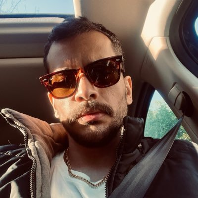 Masoudete's profile picture. Jaded nonchalant nerd boujee.