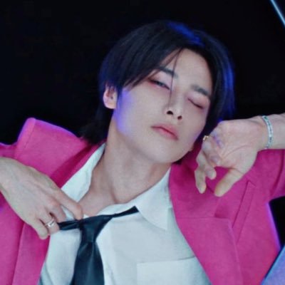 jsvngmimo's profile picture. ⋆｡°✩ 30 { &#039;94 } ☆ they/them • queer ☆ mdni 🔞 ☆☆☆ 🎀 𝓓𝓞 𝓘𝓣 🎀 🐿️✨🦊. ..𓂃 ࣪ ִֶָ🪽་༘࿐{ 🩷💚 } 🌈