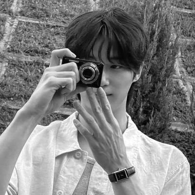 Thornsigh's profile picture. Keep my name upon your lips, as moonlight lingers on tides that ache to touch the shore again.