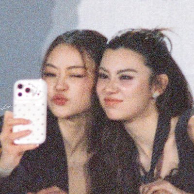 skyschuett's profile picture. belongs to Lena & Miu (Mrs. & Mrs.Schuett) 🧸🦋🤎 ——————⋅˚₊‧ 𐙚 ‧₊˚ ⋅ || ⋆°🦢.⋆ᥫ᭡ — gl enthusiast