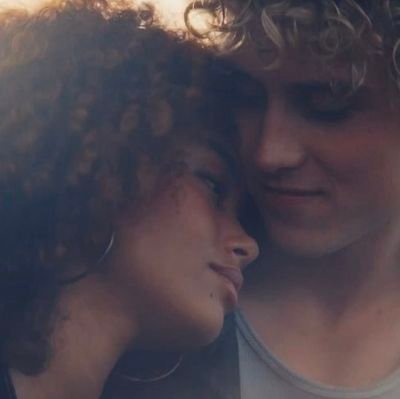 claudiadoves's profile picture. 