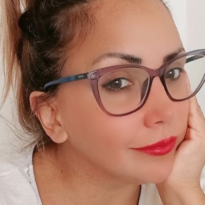 ozlemsita's profile picture. mar adentro