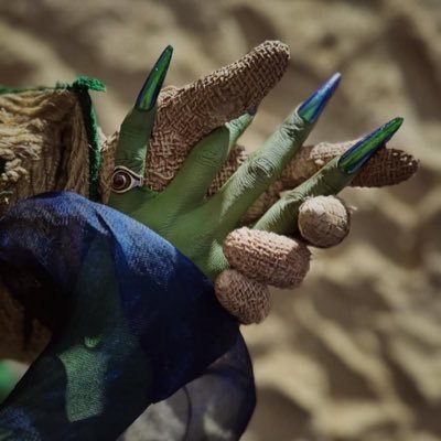 wickedcrowsafe's profile picture. safe space for fiyeraba stans 💚💙