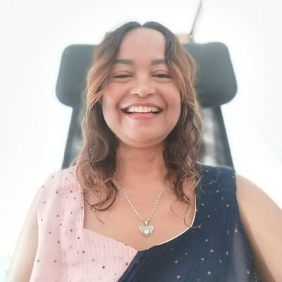 TheErnitaPadang's profile picture. Penulis & pengamat hubungan antar manusia. Ibu dari Jeba. Percaya bahwa kebahagiaan dimulai dari rumah. Saat ini sedang membangun komunitas @PWisdomOnline.