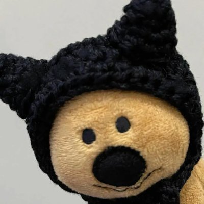 azrac89177243's profile picture. アメリカでは深く考えること、香港ではタイミングを判断すること、そして、変動の中でも平静さを保ち、冷静で忍耐強く、着実に一歩ずつ進むことを学びました。