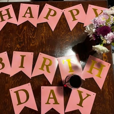 claus1120's profile picture. No te angusties, la vida vuelve a empezar con el otoño. F. Scott Firzgerald.