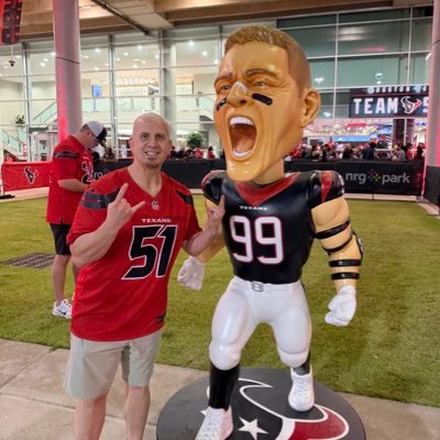 CrushCityFlex's profile picture. @Astros @HoustonTexans, @HoustonRockets Cougars🤘🏻, Gig ‘em 👍🏼 MMA, Autograph ✍🏼 ⚾️ & 🏈 Mini Helmet collector. Dogs 🐕 @LMccullers43 Fan For Life