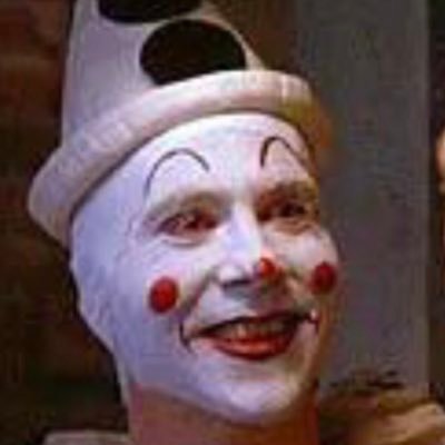 hugeswordhaver's profile picture. my iq so little baby but my heart so big ..