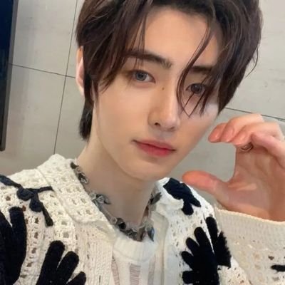 saisttar's profile picture. @enhypen @stray_kids ✧   ׄ    𑂴