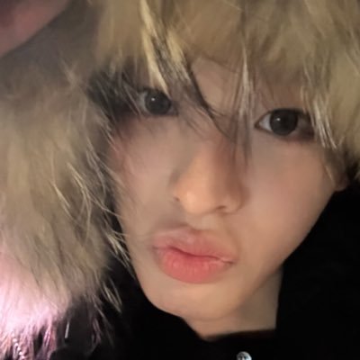 shimgyubsal's profile picture. not a shop, just selling my pre-loved niches 🍓🥭