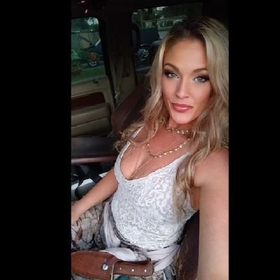 SummerSwan8917's profile picture. They say another man's trash is another man's treasure well here in Polk county Fl our treasure is a little rusty  🖤