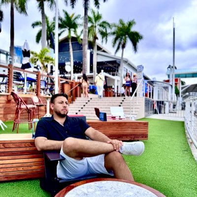 _hectorluna's profile picture. 