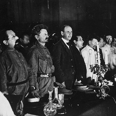 centristmarxist's profile picture. gardener & organist by trade. democratic socialist hardliner and republican communist