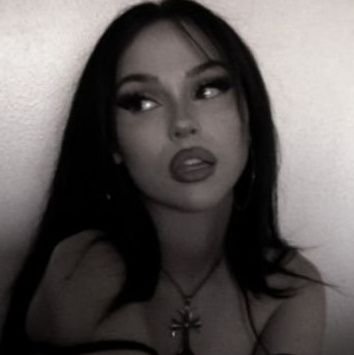 evilestat's profile picture. ͏ ͏ ͏written by hilda hilst, kafka and hozier.