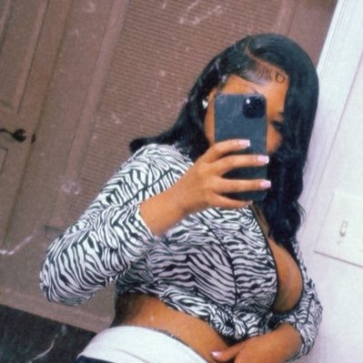 _xxdee's profile picture. 